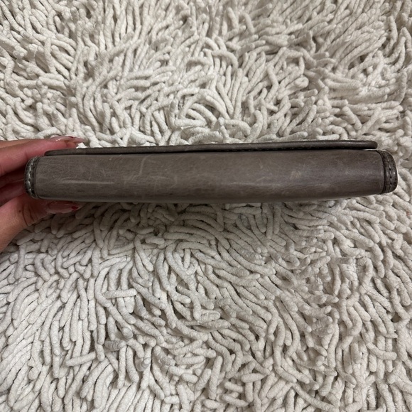 FRYE 100% Leather Trifold Snap Closure Melissa Wallet in Carbon - Picture 10 of 11